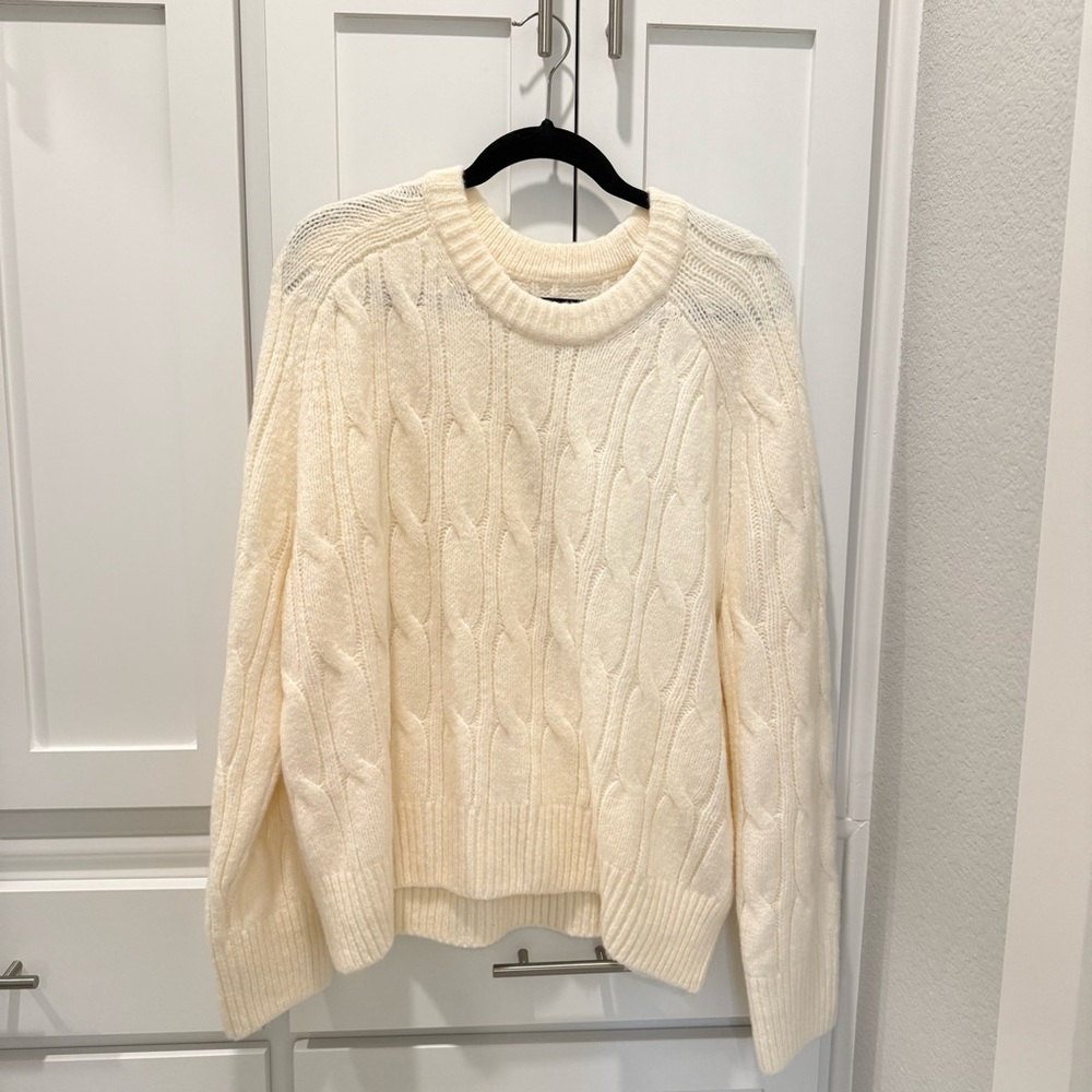 Abercrombie Cozy Cream Cable Knit Sweater size L